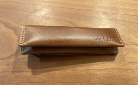 カラビナで持ち運び キャッシュ時代にオススメ Abrasus 小さい小銭入れ シビスケブログ