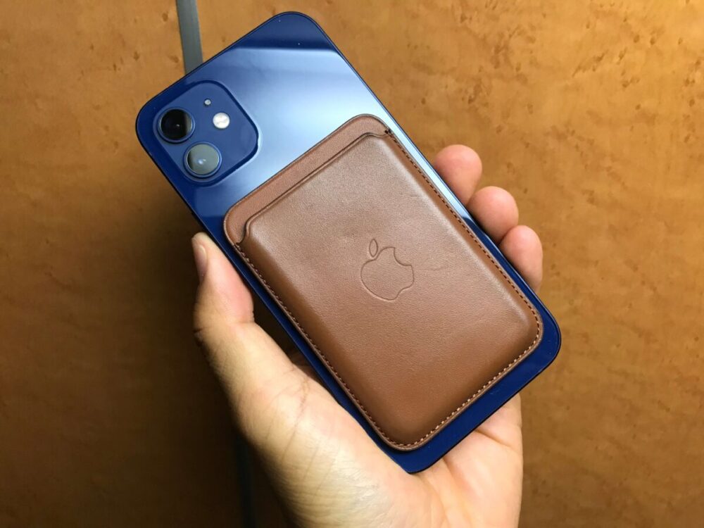 iPhone Leather Wallet MagSafe対応